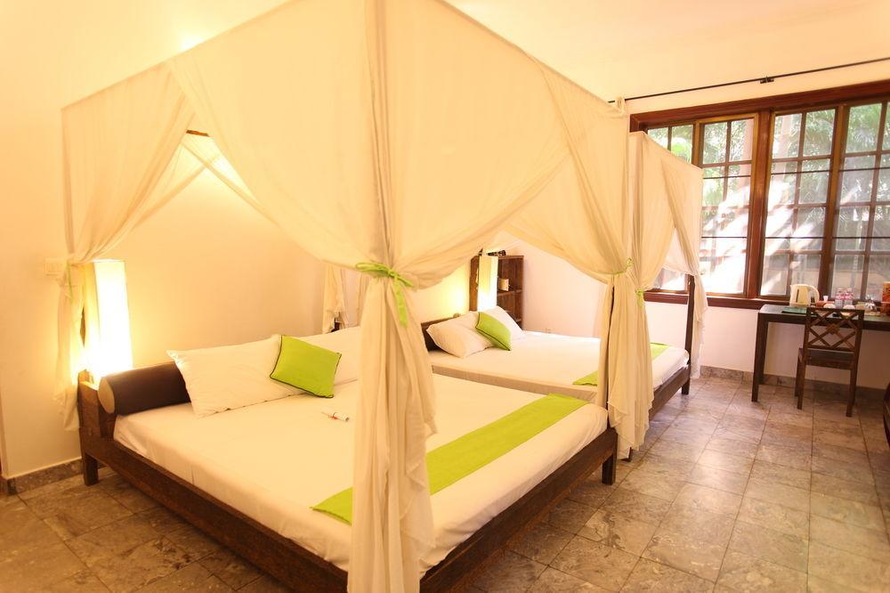 The Kabiki Hotell Phnom Penh Exteriör bild