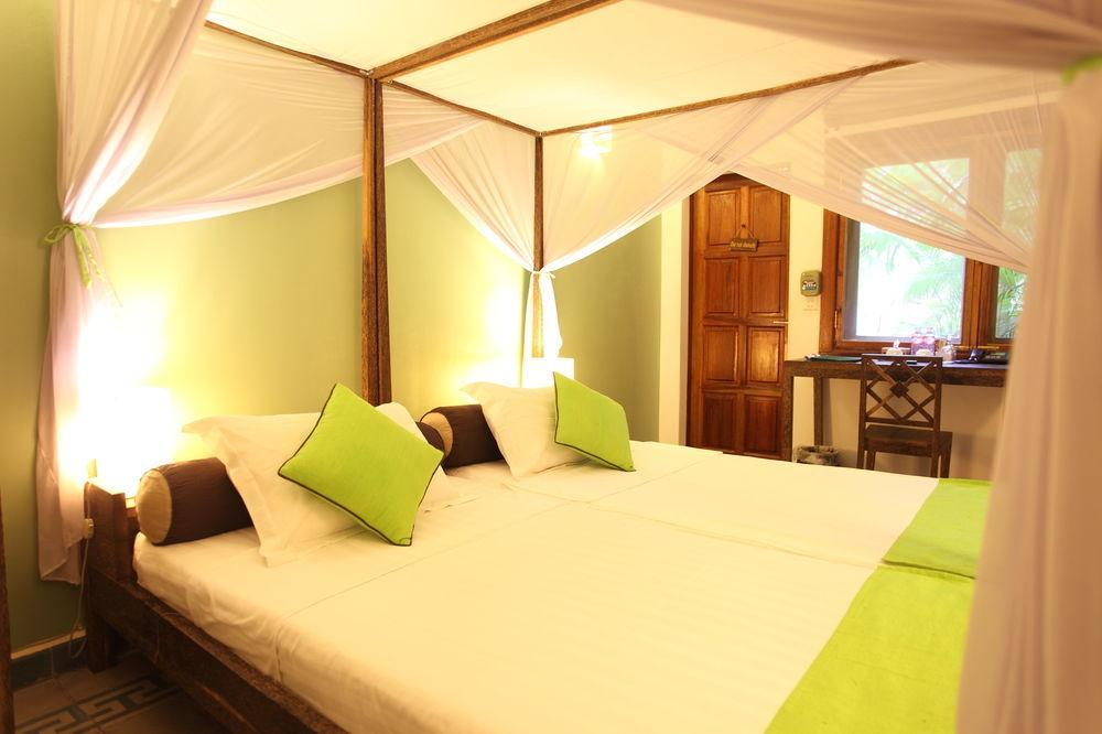 The Kabiki Hotell Phnom Penh Exteriör bild