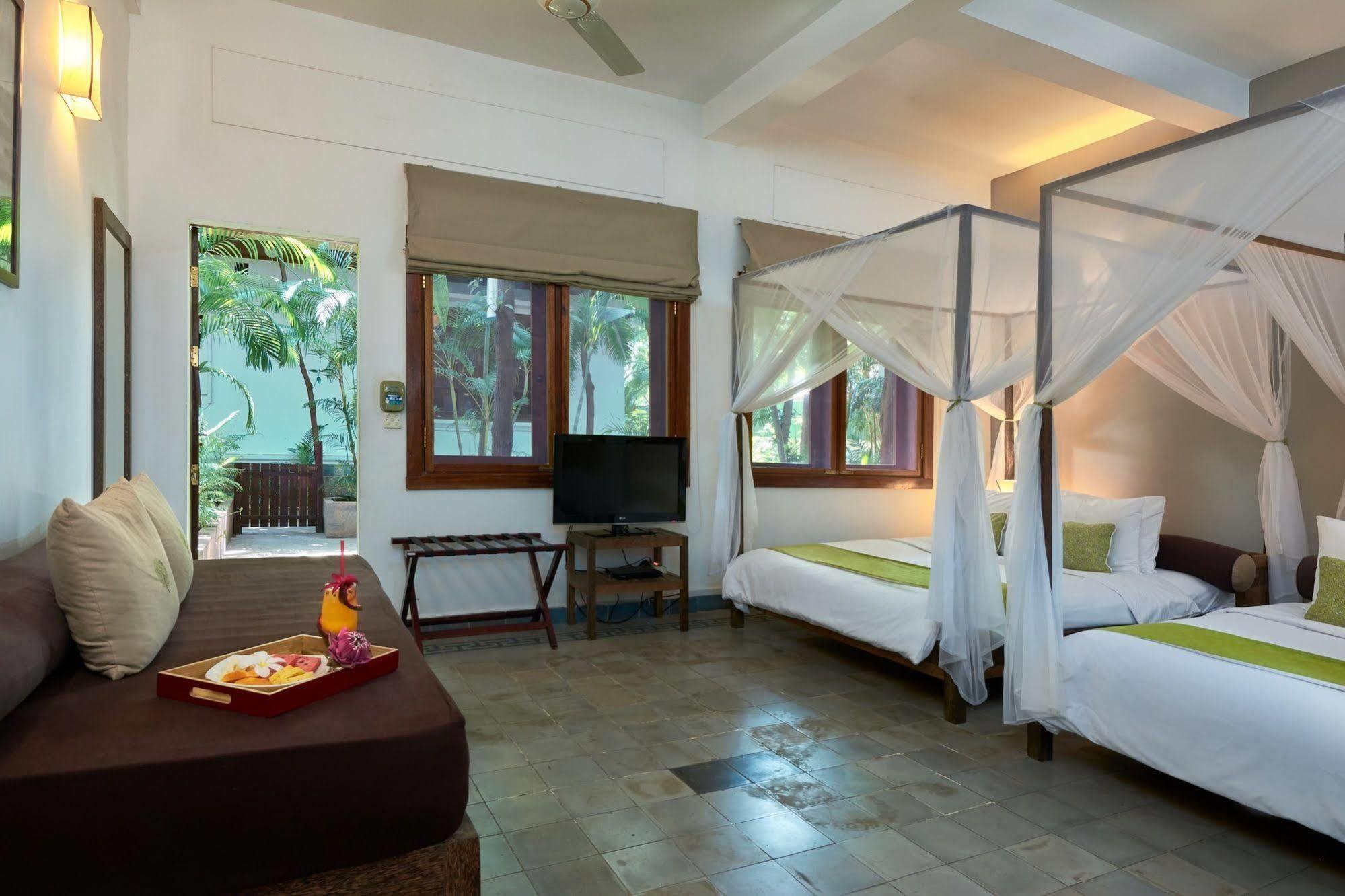 The Kabiki Hotell Phnom Penh Exteriör bild