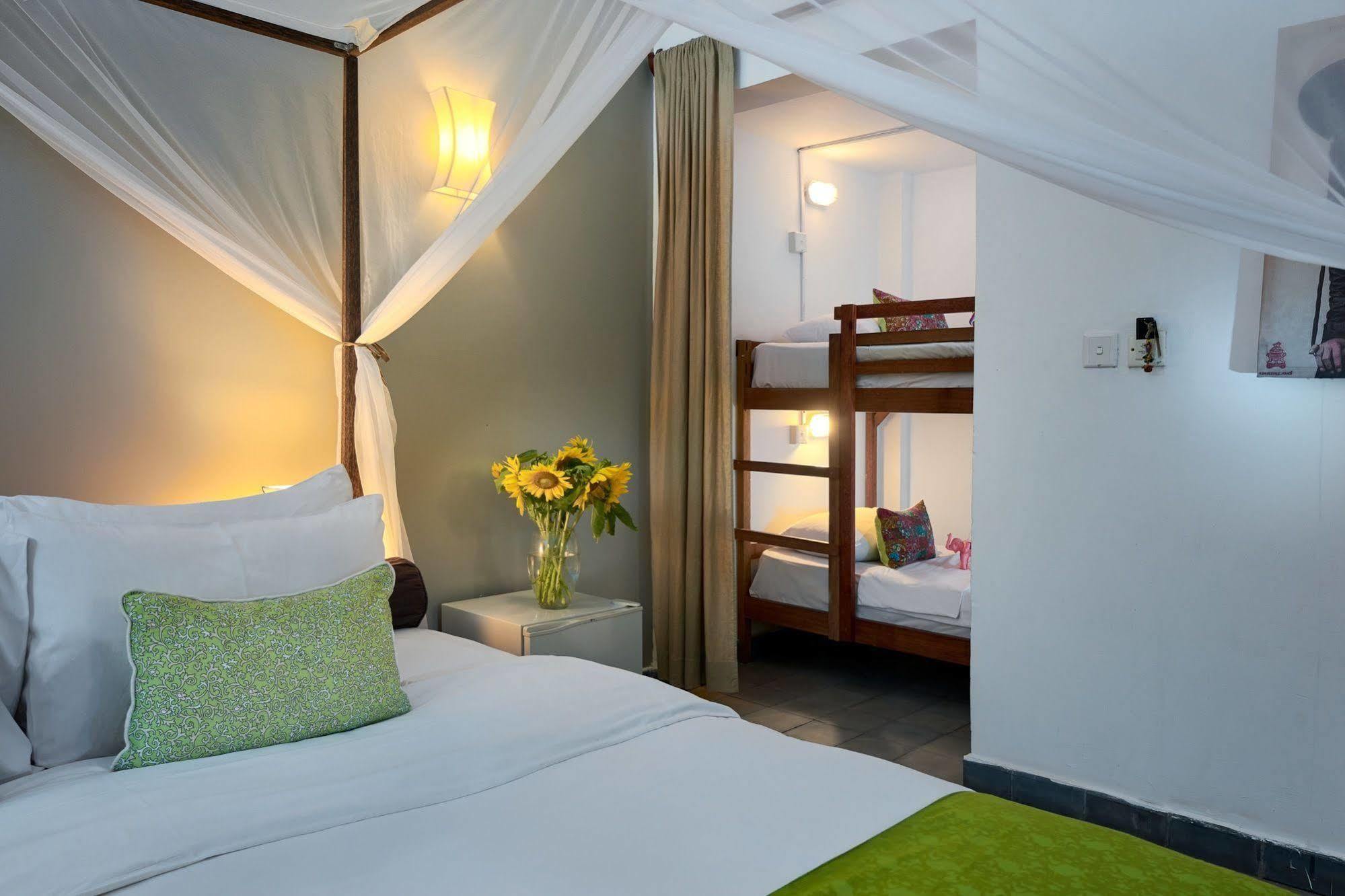 The Kabiki Hotell Phnom Penh Exteriör bild